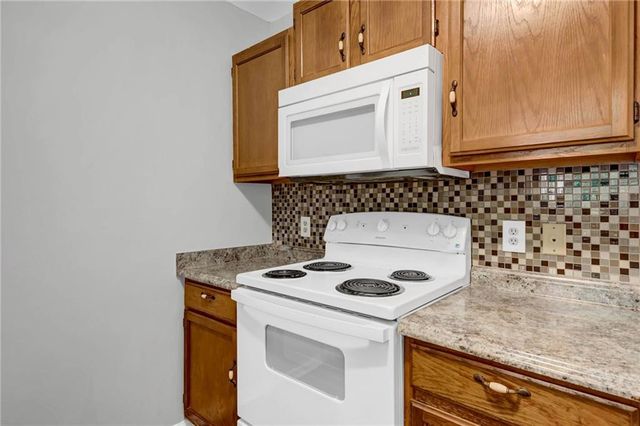 3767 Oakwood Hills Drive, Oakwood, GA 30566
