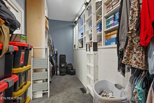 975 Lake Smoky Rd, Sevierville, TN 37876