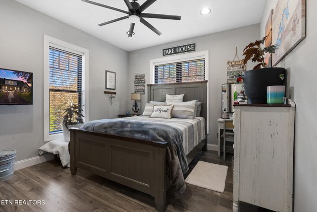 975 Lake Smoky Rd, Sevierville, TN 37876