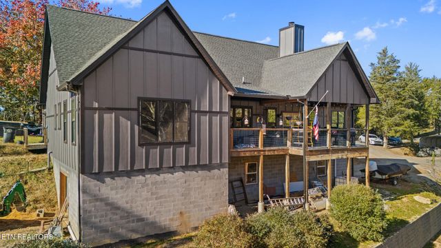 975 Lake Smoky Rd, Sevierville, TN 37876