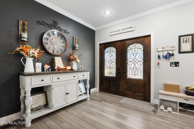 975 Lake Smoky Rd, Sevierville, TN 37876