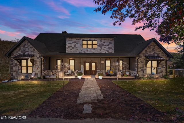 975 Lake Smoky Rd, Sevierville, TN 37876