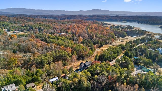 975 Lake Smoky Rd, Sevierville, TN 37876