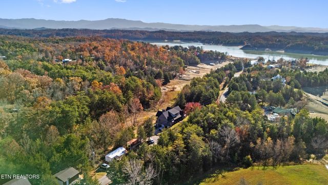 975 Lake Smoky Rd, Sevierville, TN 37876