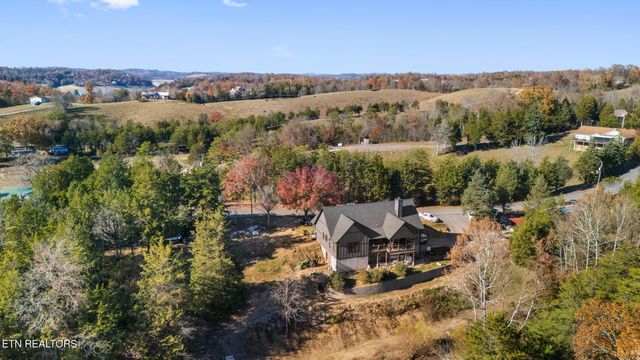 975 Lake Smoky Rd, Sevierville, TN 37876