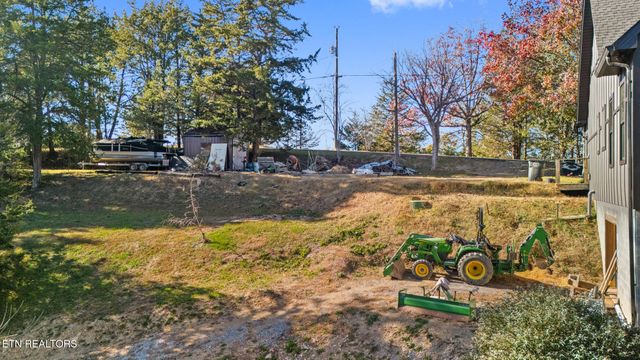 975 Lake Smoky Rd, Sevierville, TN 37876