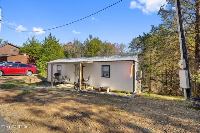 975 Lake Smoky Rd, Sevierville, TN 37876