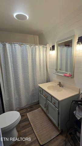 975 Lake Smoky Rd, Sevierville, TN 37876