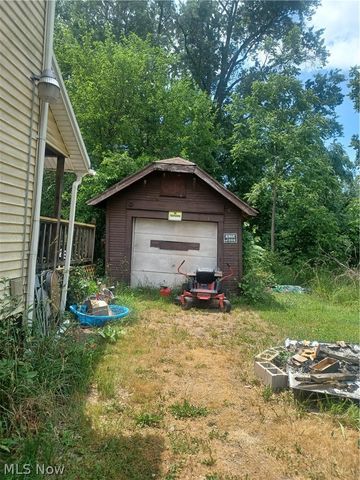 718 Hillsdale, Warren, OH 44485