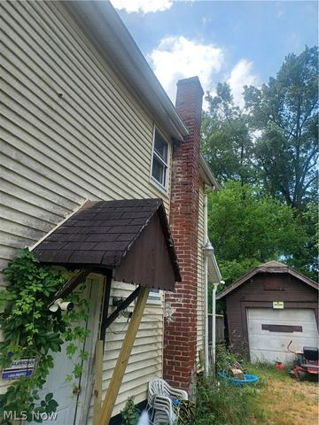 718 Hillsdale, Warren, OH 44485
