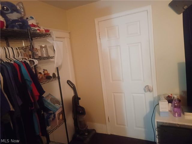 718 Hillsdale, Warren, OH 44485