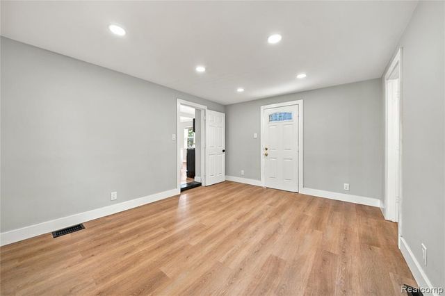 14577 Whitcomb Street, Detroit, MI 48227