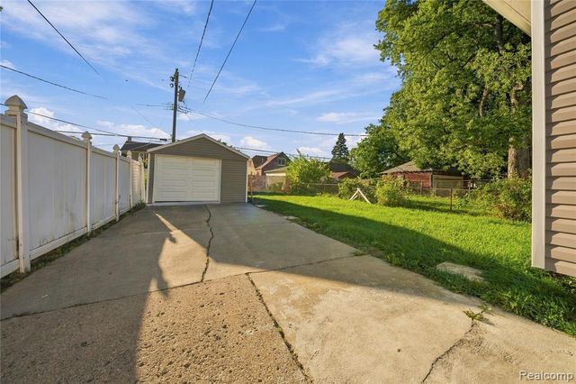 14577 Whitcomb Street, Detroit, MI 48227