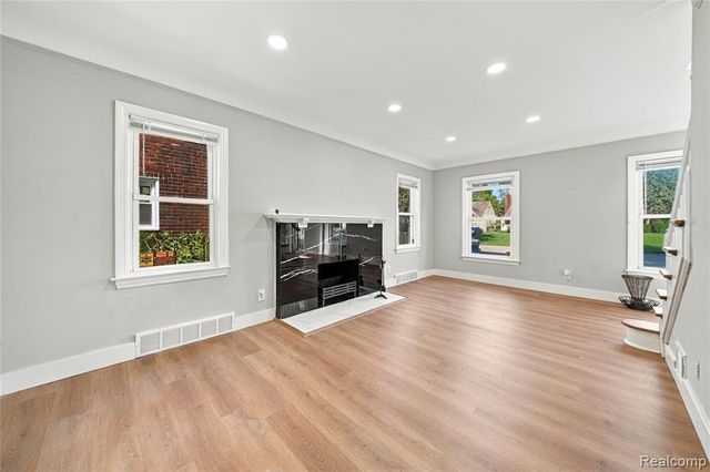 14577 Whitcomb Street, Detroit, MI 48227