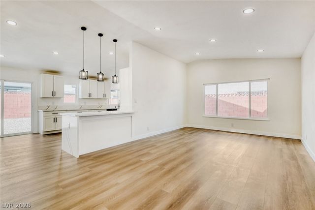 404 Vassar Lane, Las Vegas, NV 89107