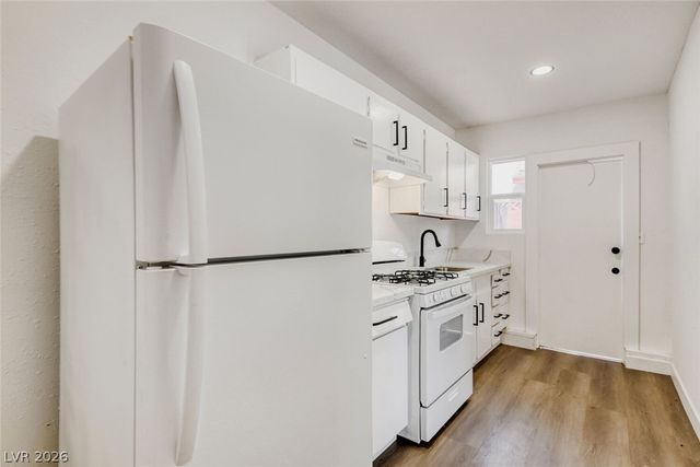 404 Vassar Lane, Las Vegas, NV 89107