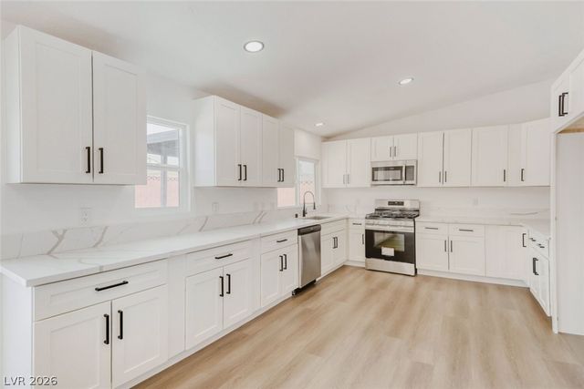 404 Vassar Lane, Las Vegas, NV 89107