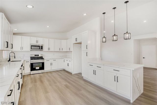 404 Vassar Lane, Las Vegas, NV 89107