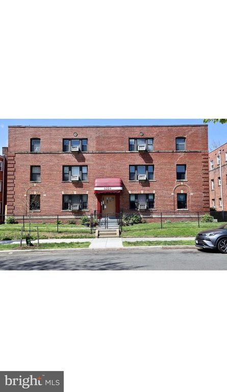 5204 3RD ST NW #3, Washington, DC 20011