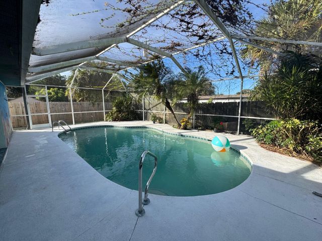 1826 4th Place, Vero Beach, FL 32962