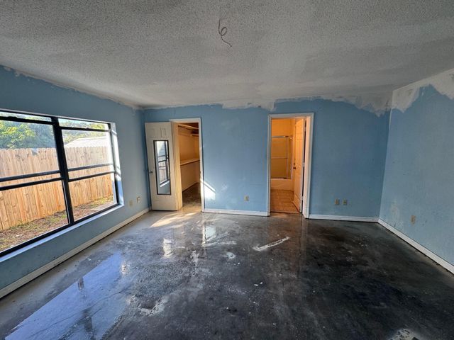 1826 4th Place, Vero Beach, FL 32962