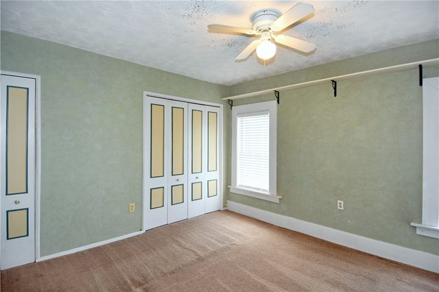 111 Mulberry St, Coraopolis, PA 15108