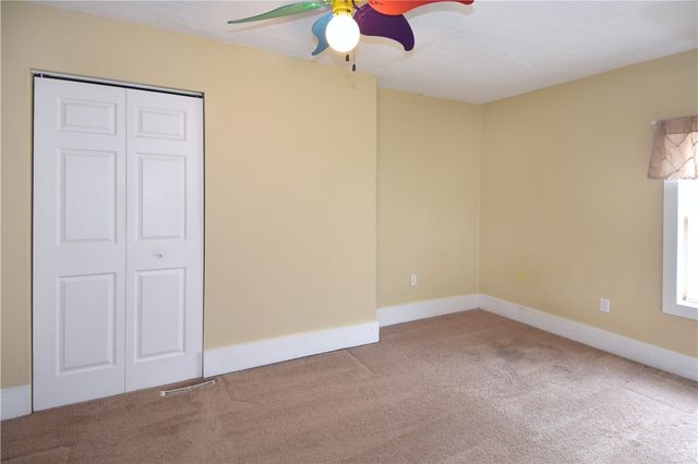 111 Mulberry St, Coraopolis, PA 15108