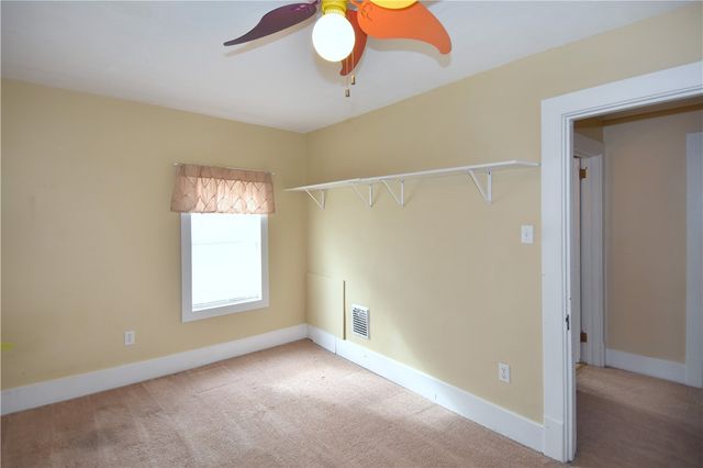 111 Mulberry St, Coraopolis, PA 15108