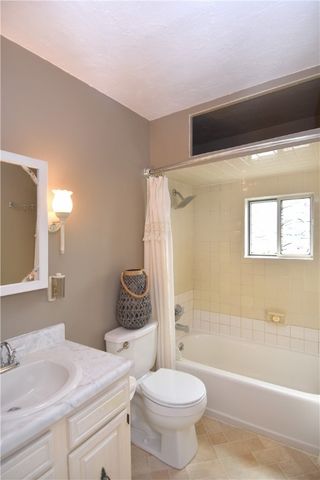 111 Mulberry St, Coraopolis, PA 15108