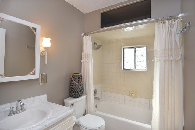 111 Mulberry St, Coraopolis, PA 15108