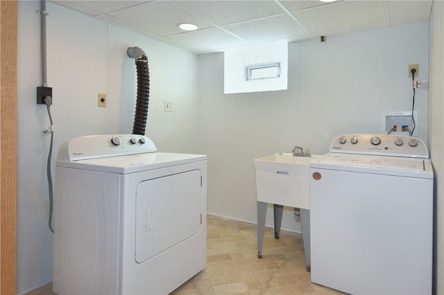 111 Mulberry St, Coraopolis, PA 15108