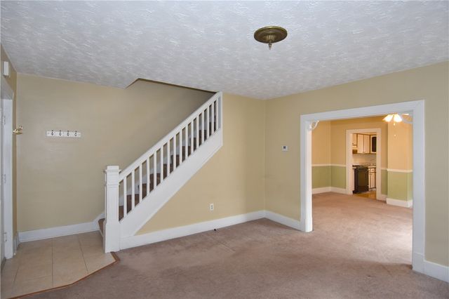 111 Mulberry St, Coraopolis, PA 15108