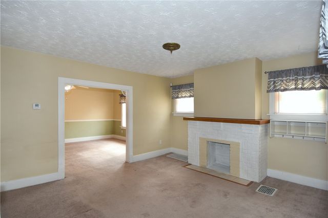 111 Mulberry St, Coraopolis, PA 15108