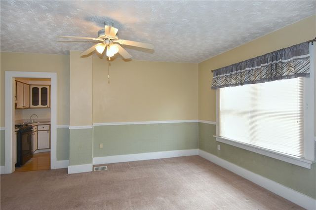 111 Mulberry St, Coraopolis, PA 15108