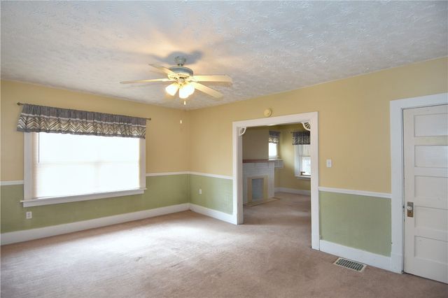 111 Mulberry St, Coraopolis, PA 15108