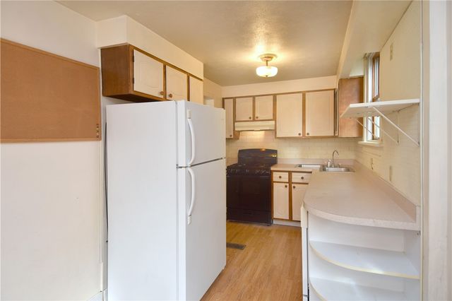 111 Mulberry St, Coraopolis, PA 15108