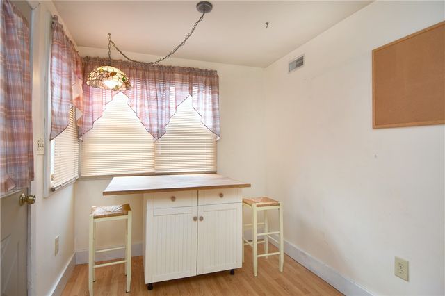 111 Mulberry St, Coraopolis, PA 15108