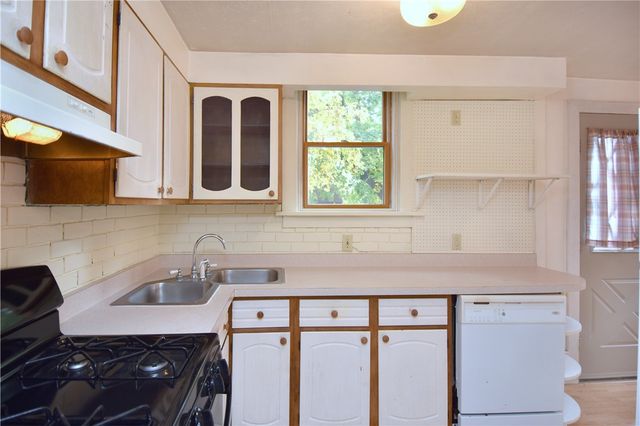 111 Mulberry St, Coraopolis, PA 15108