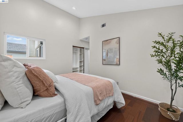 32536 Lake Barlee Ln, Fremont, CA 94555
