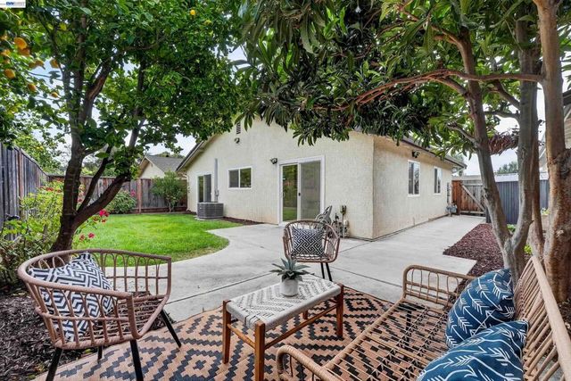 32536 Lake Barlee Ln, Fremont, CA 94555