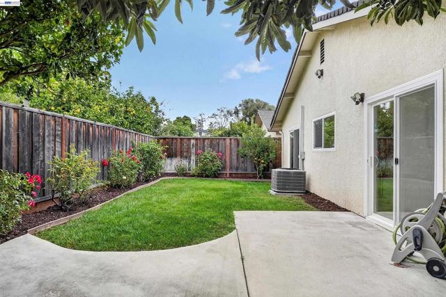 32536 Lake Barlee Ln, Fremont, CA 94555