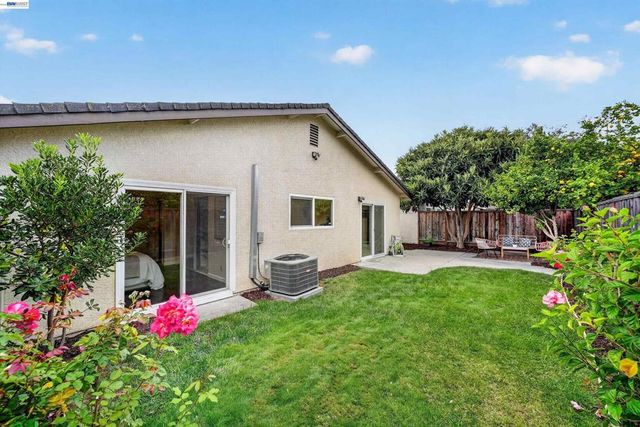 32536 Lake Barlee Ln, Fremont, CA 94555