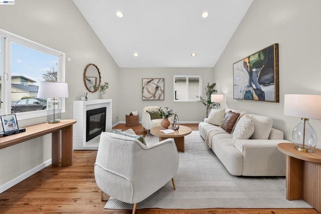 32536 Lake Barlee Ln, Fremont, CA 94555