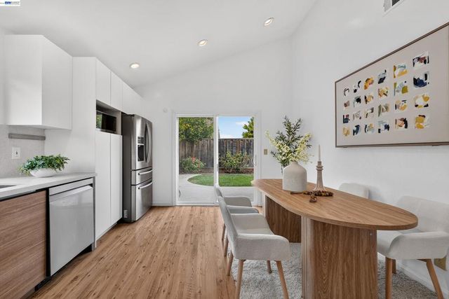 32536 Lake Barlee Ln, Fremont, CA 94555