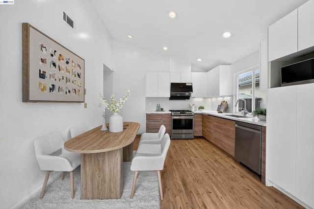 32536 Lake Barlee Ln, Fremont, CA 94555
