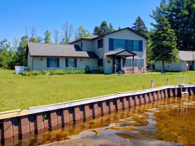 567 Mary Lane, Harrison, MI 48625