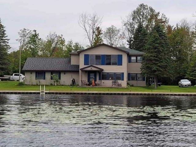 567 Mary Lane, Harrison, MI 48625