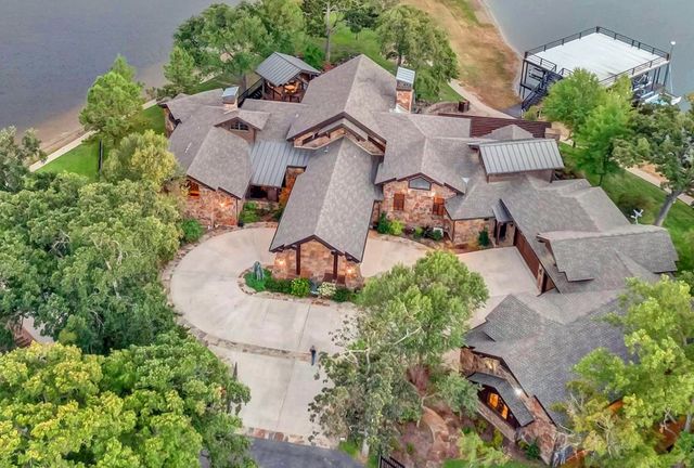 217 Woodcanyon Place, Mabank, TX 75156