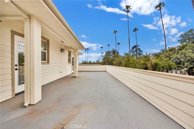 74 S Oak Avenue, Pasadena, CA 91107