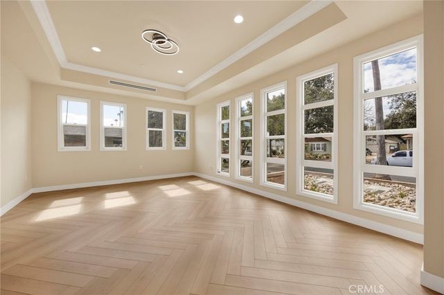 74 S Oak Avenue, Pasadena, CA 91107